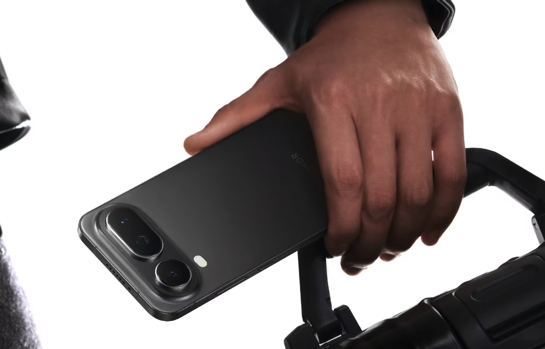 荣耀Magic8 Pro Air开启预约 1月19日发布 轻薄机身搭载Pro级配置